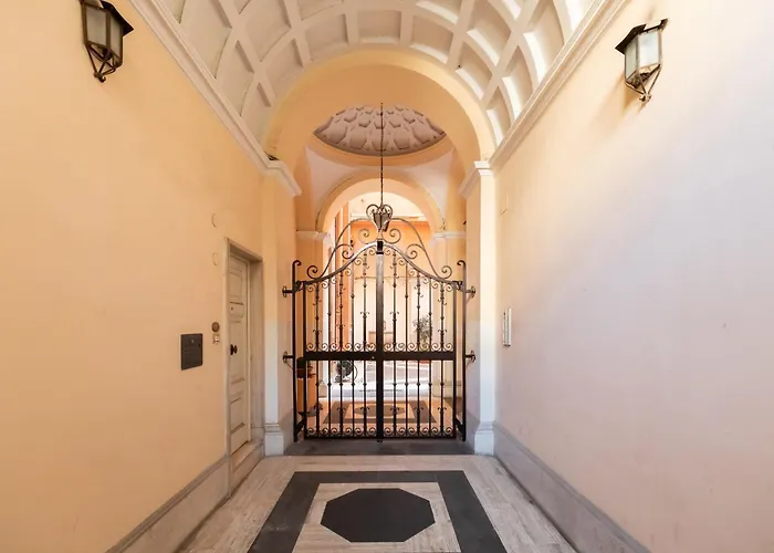 Farnese Stunning Penthouse | Romeloft